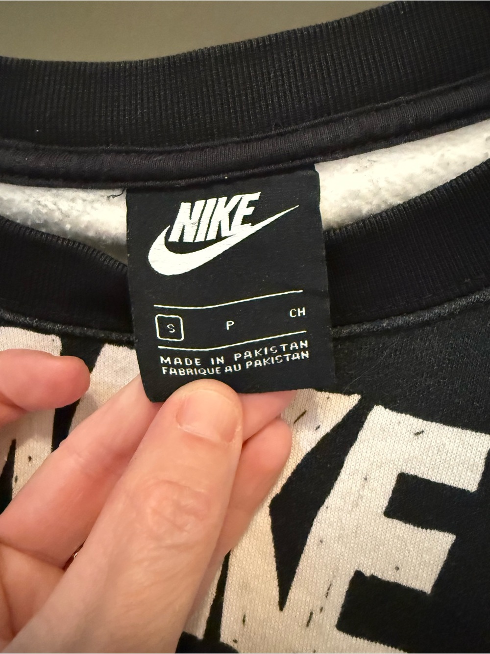 Nike Sportswear Crew oversized cropped sweatshirt - small / black & white - Picture 2 of 9